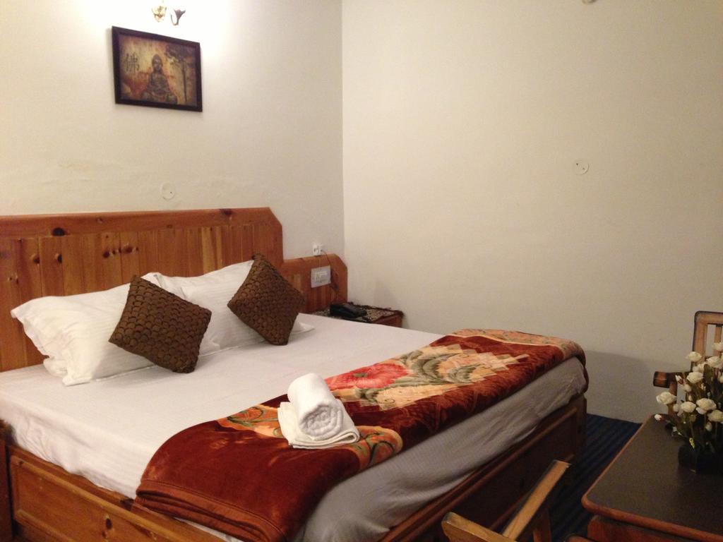 Akash Hills Hotel Манали Экстерьер фото