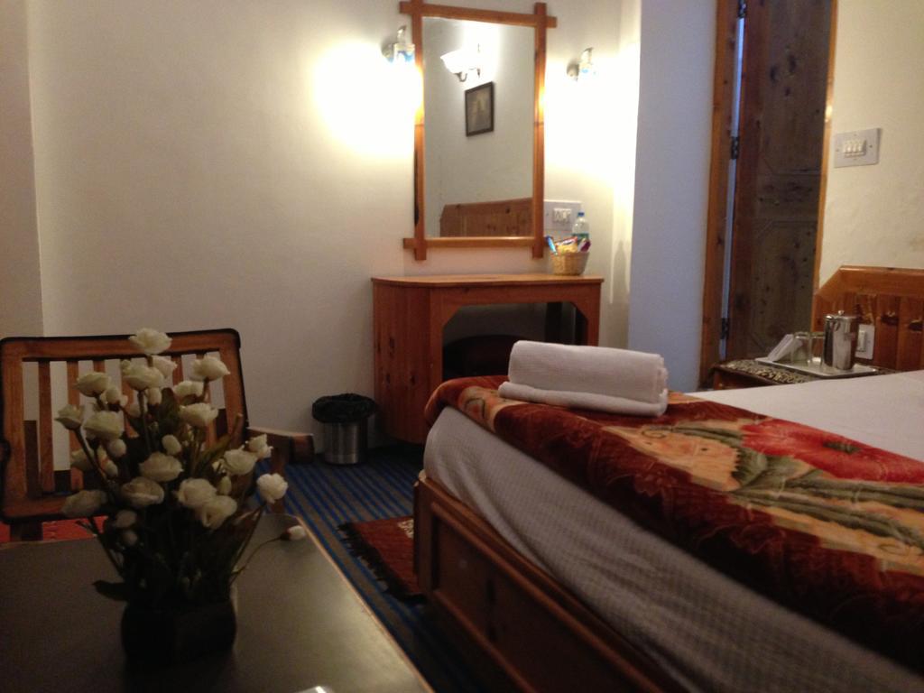 Akash Hills Hotel Манали Экстерьер фото